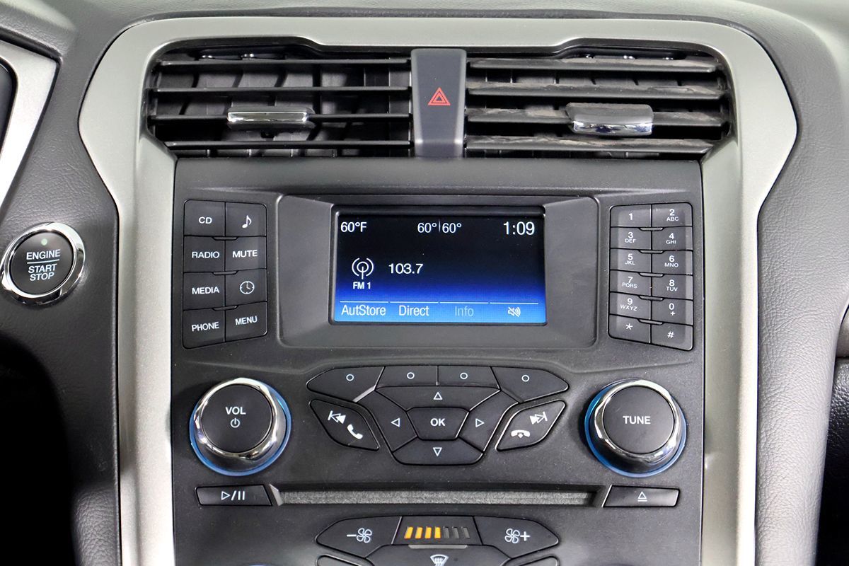 Ford Fusion photo 29