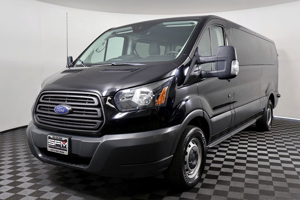 Ford Transit photo 3