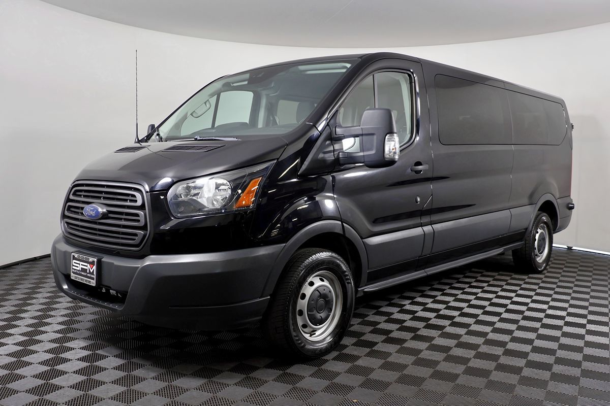 Ford Transit photo 2