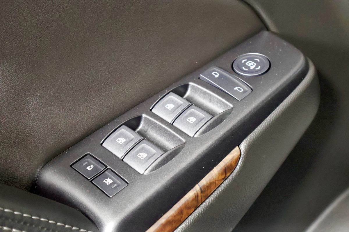 Chevrolet Tahoe photo 15