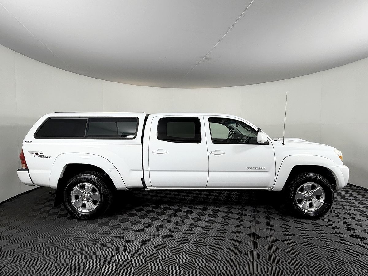 Toyota Tacoma photo 7