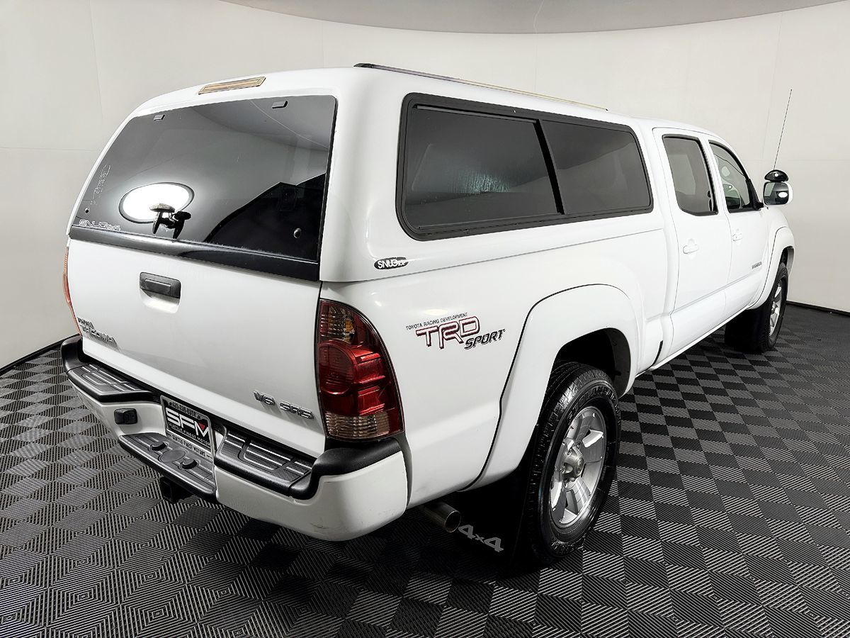 Toyota Tacoma photo 8