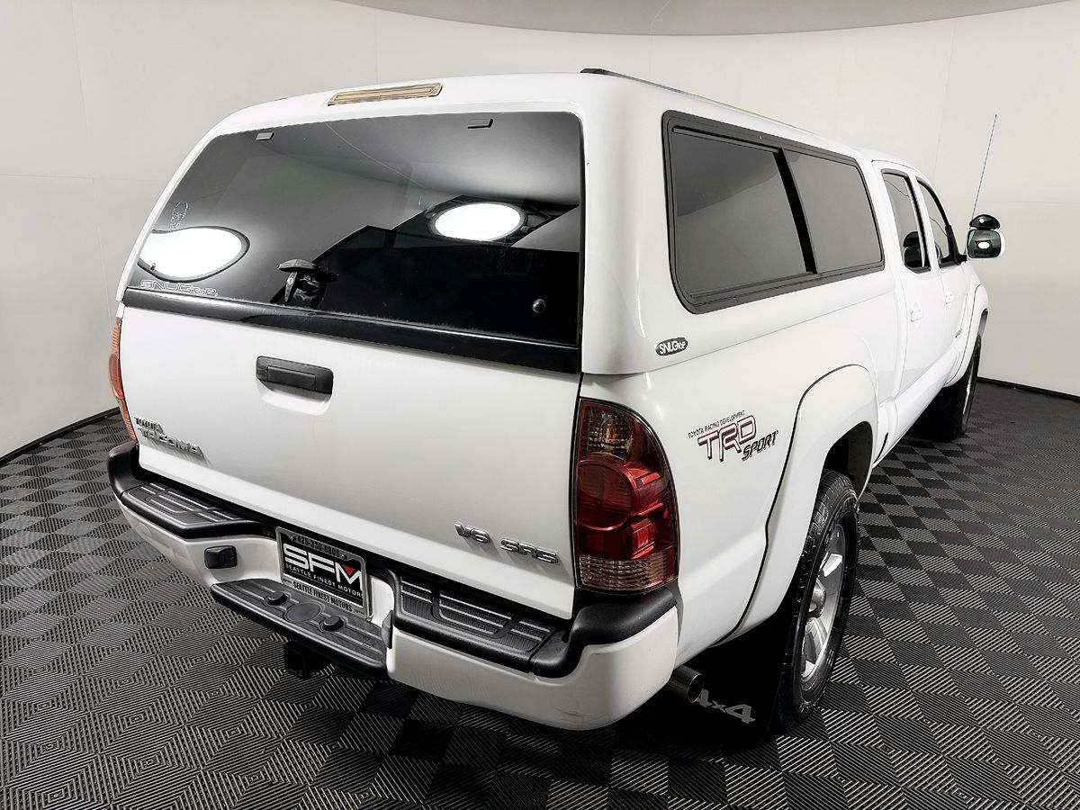 Toyota Tacoma photo 9