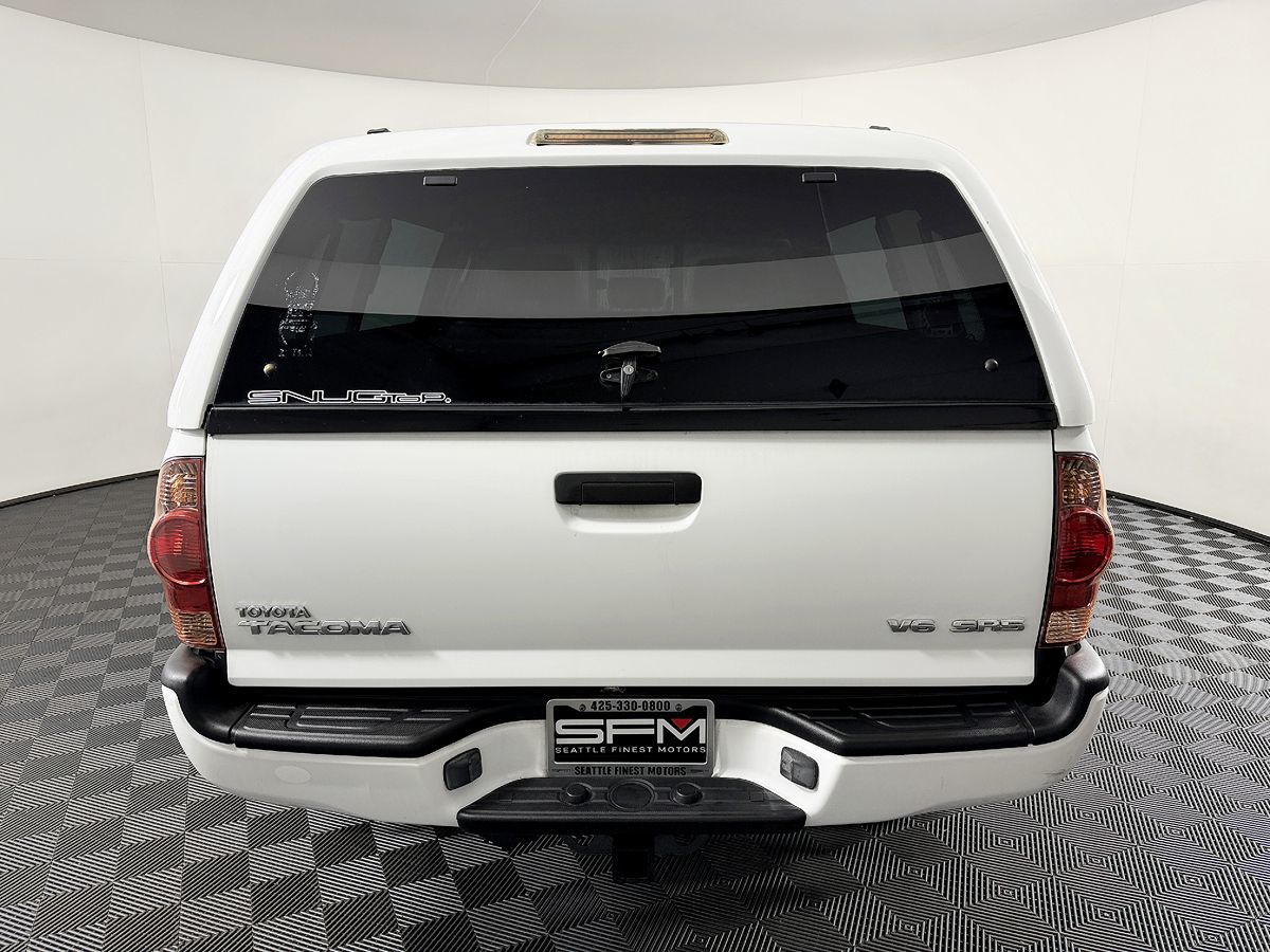 Toyota Tacoma photo 10