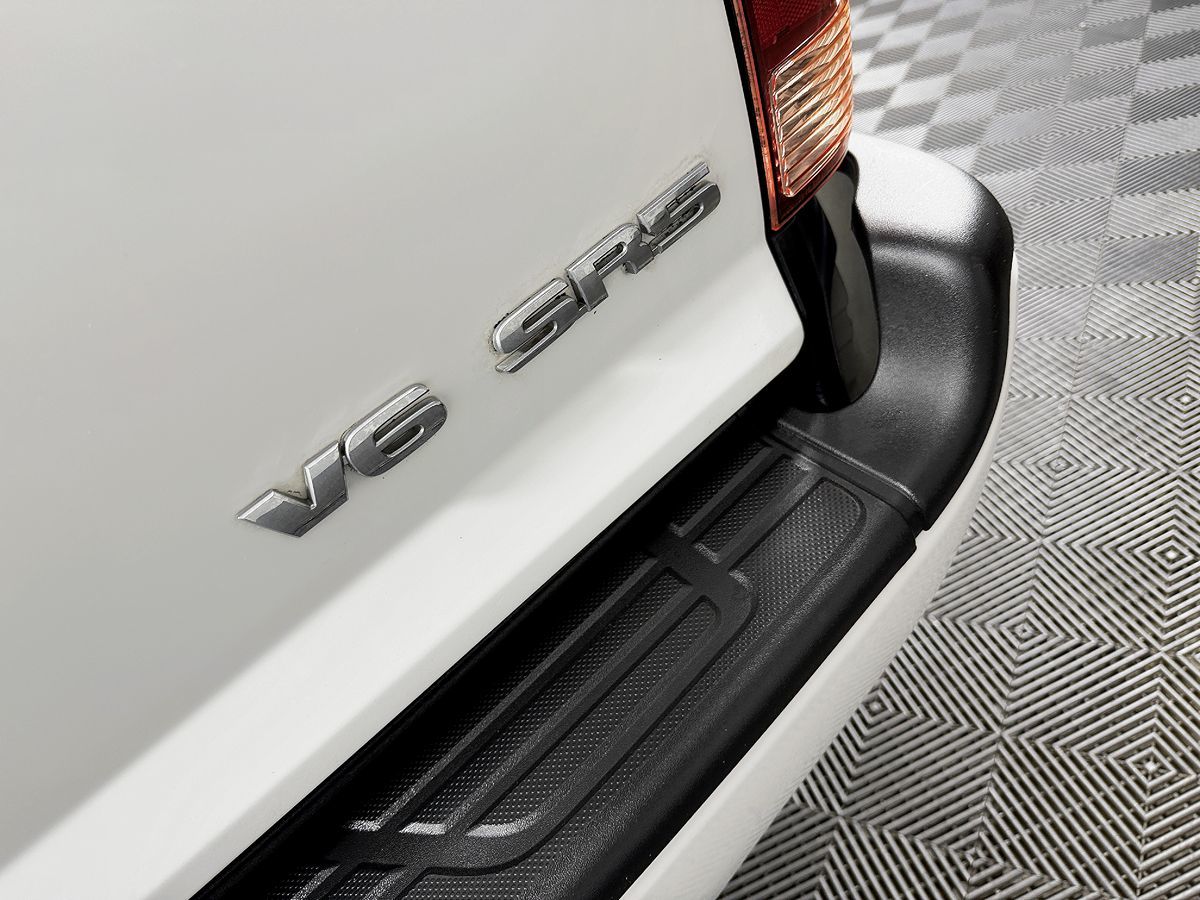 Toyota Tacoma photo 11