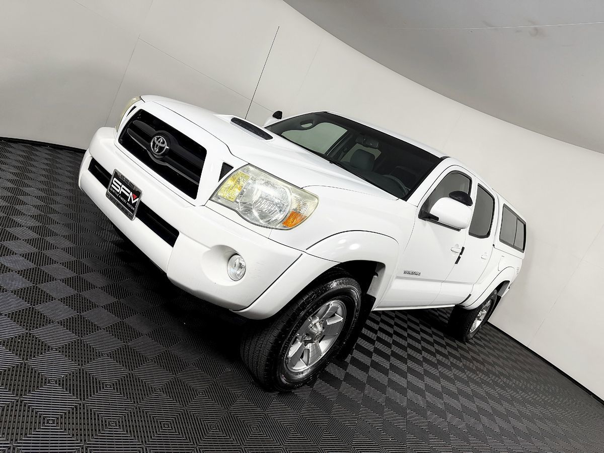 Toyota Tacoma photo 19