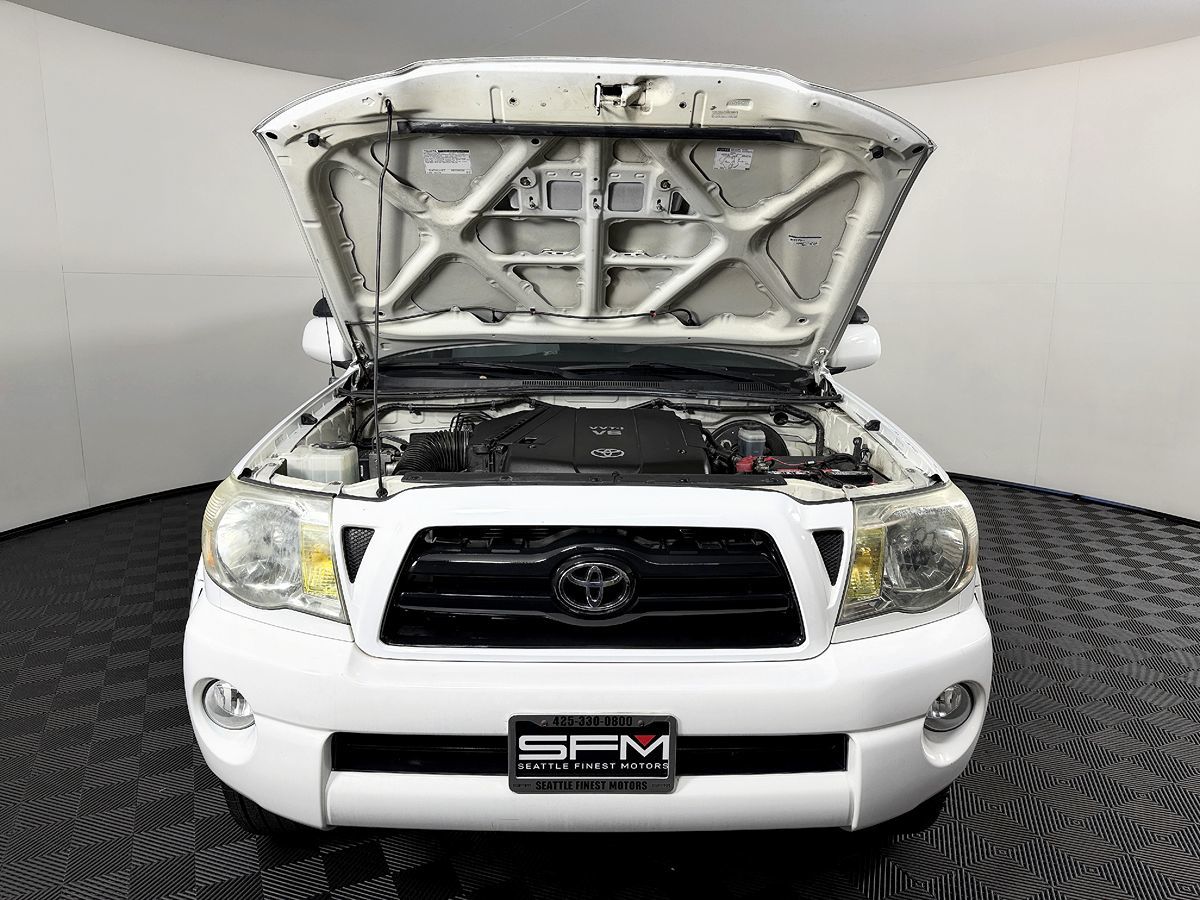 Toyota Tacoma photo 21