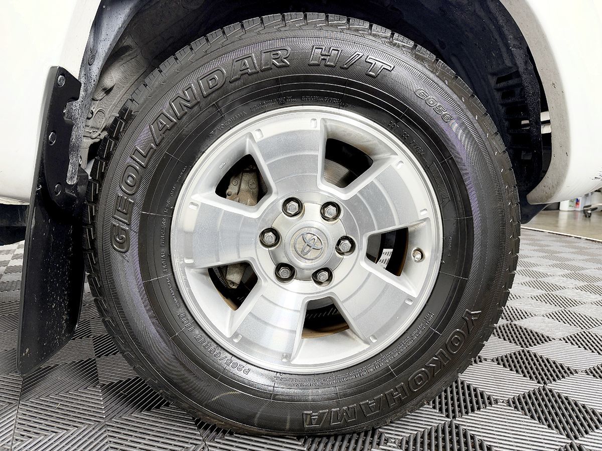 Toyota Tacoma photo 29