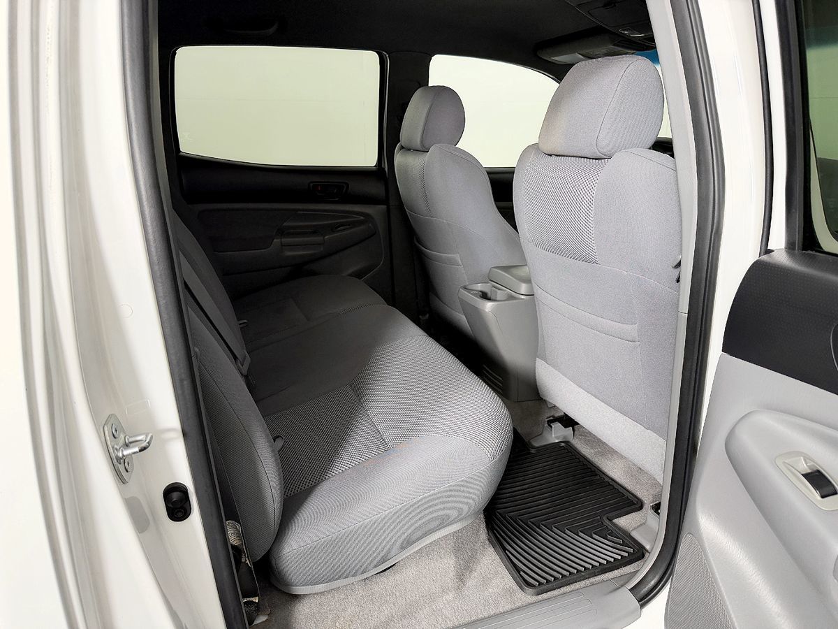 Toyota Tacoma photo 42