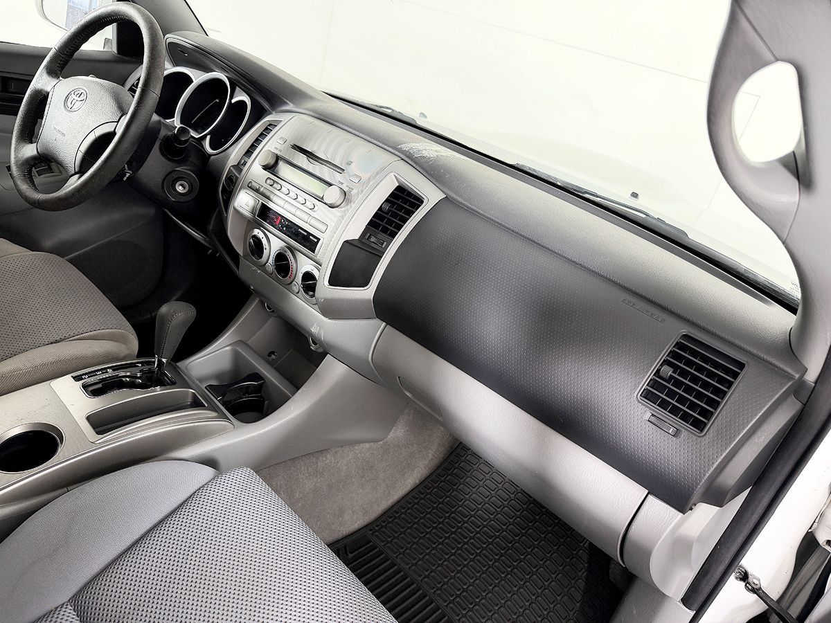Toyota Tacoma photo 46