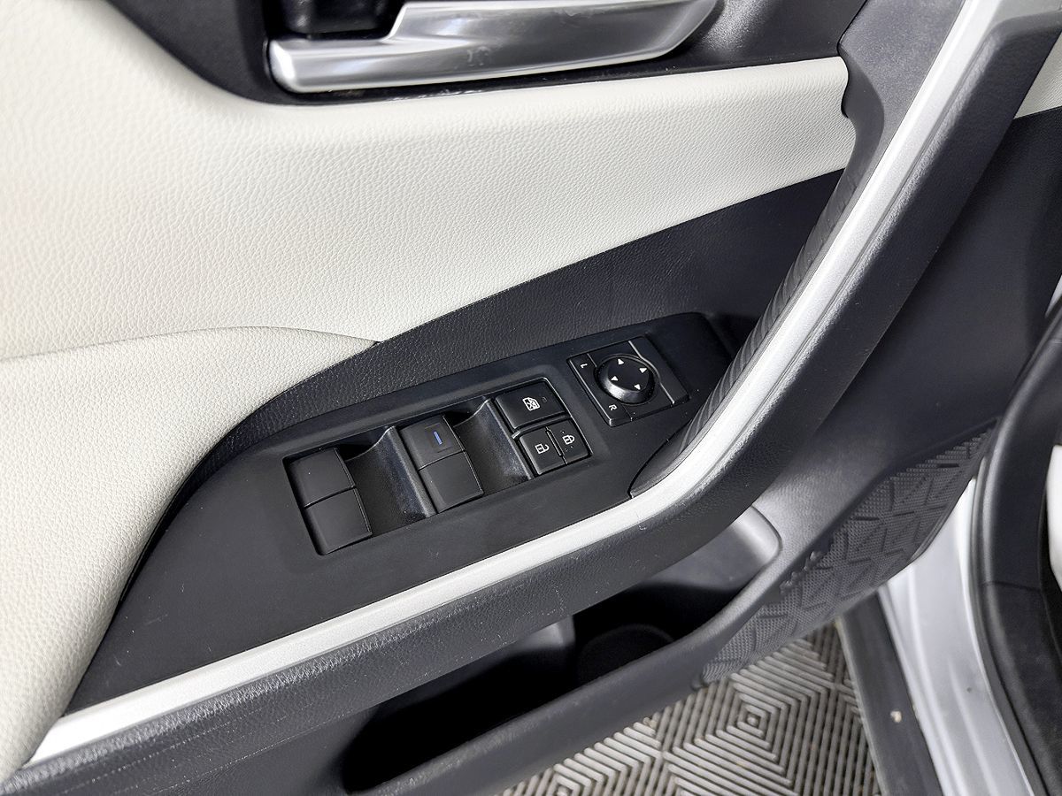 Toyota RAV4 photo 33