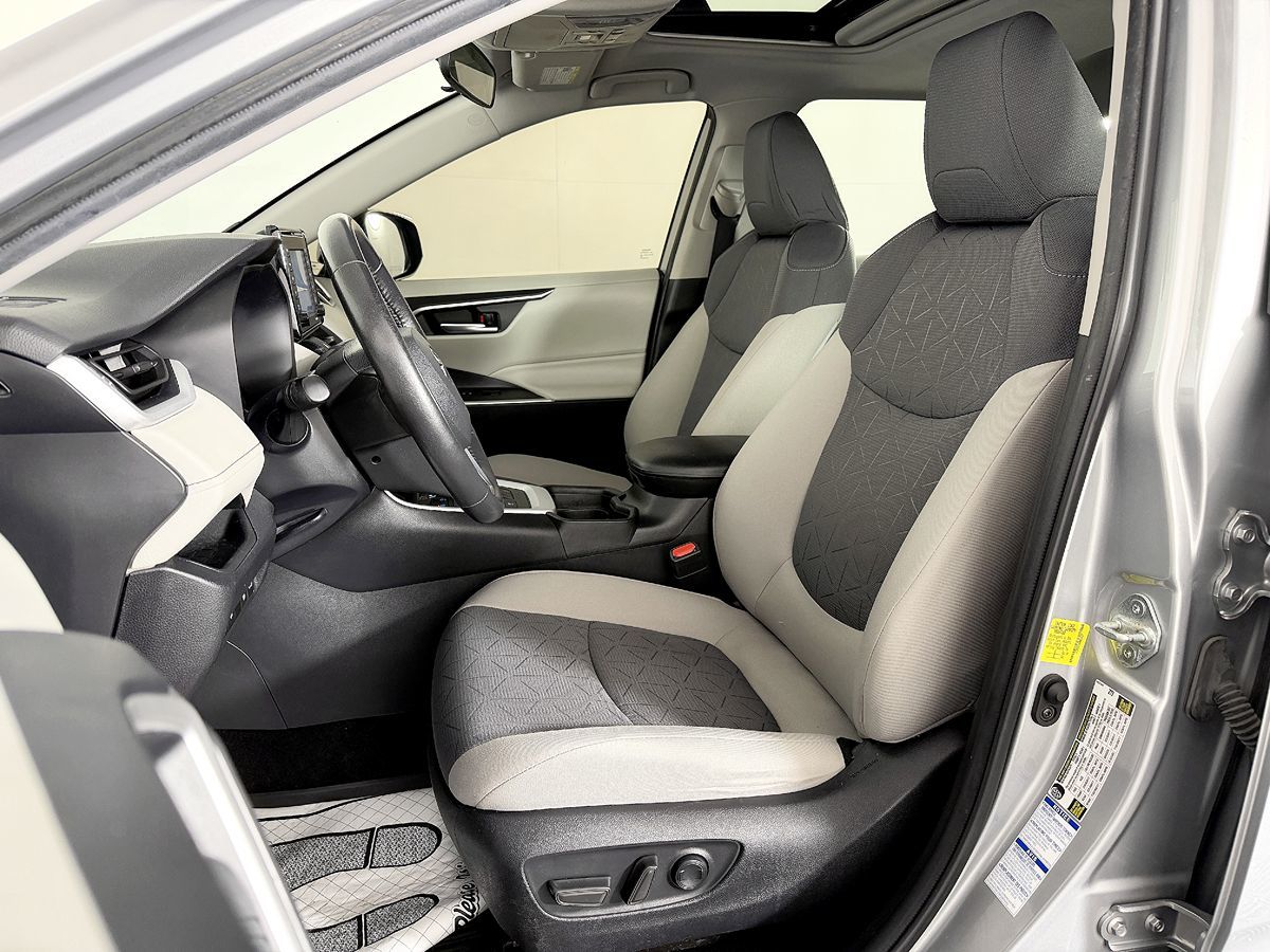 Toyota RAV4 photo 37