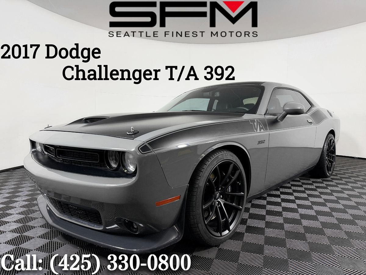 Dodge Challenger photo 2