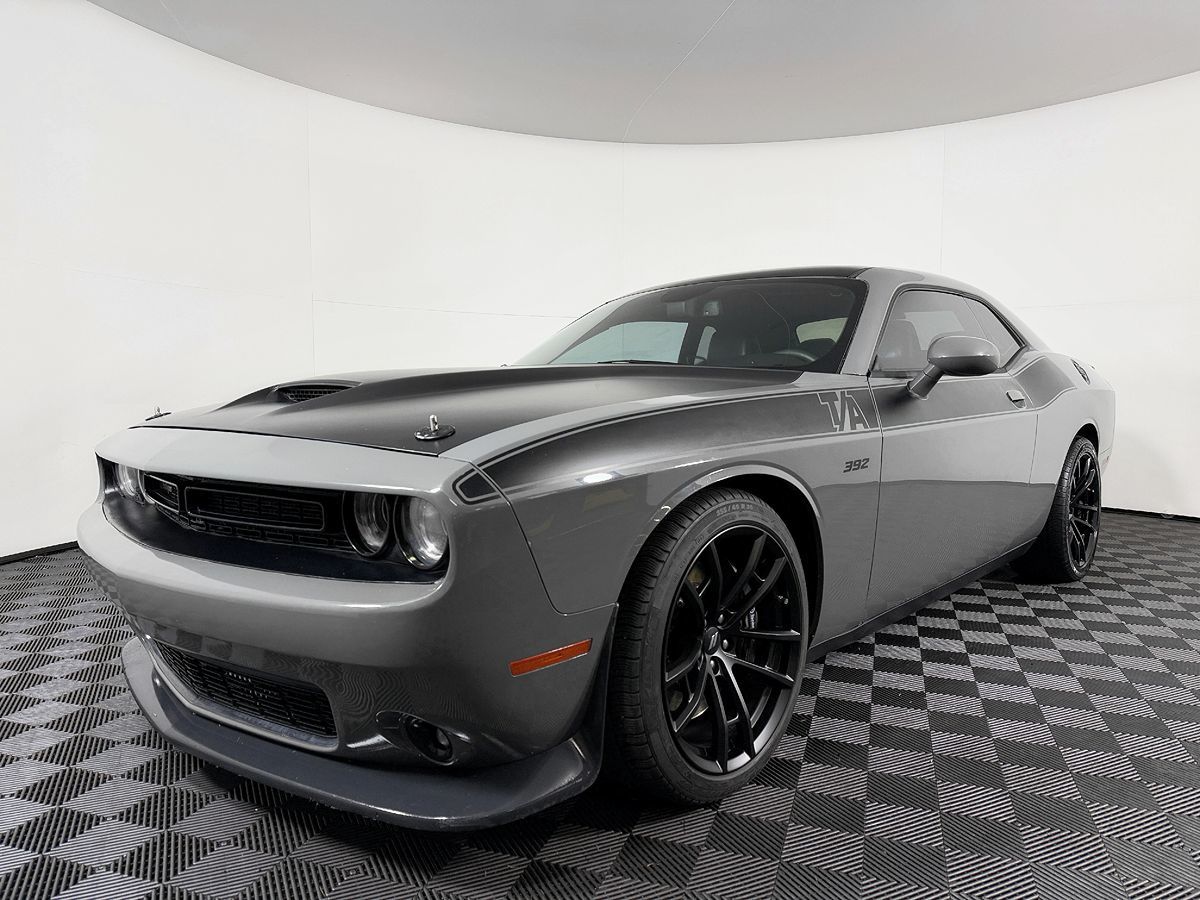Dodge Challenger photo 3