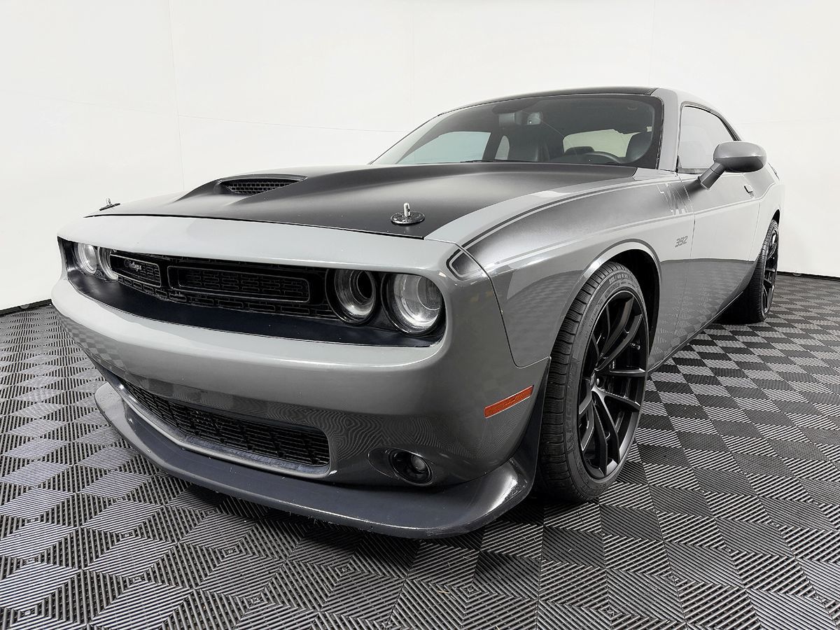 Dodge Challenger photo 4