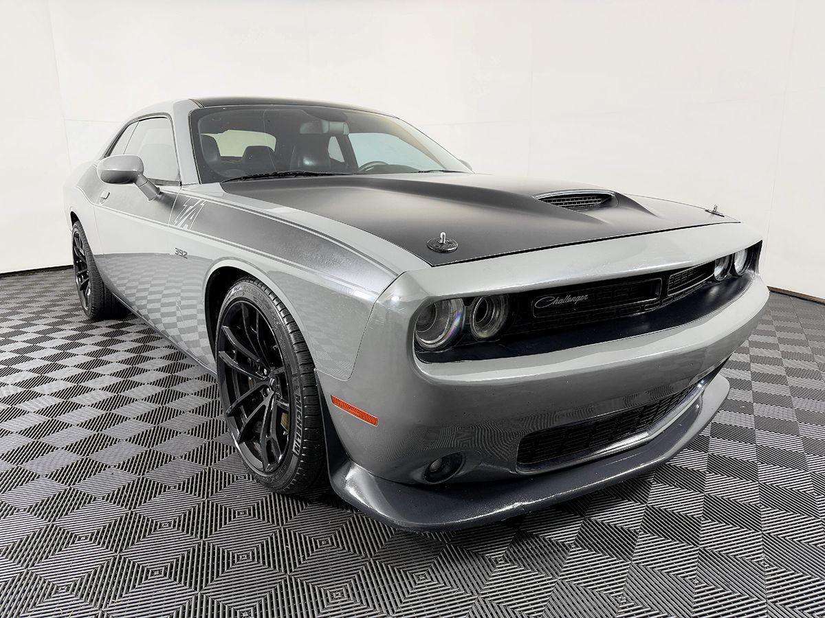 Dodge Challenger photo 6
