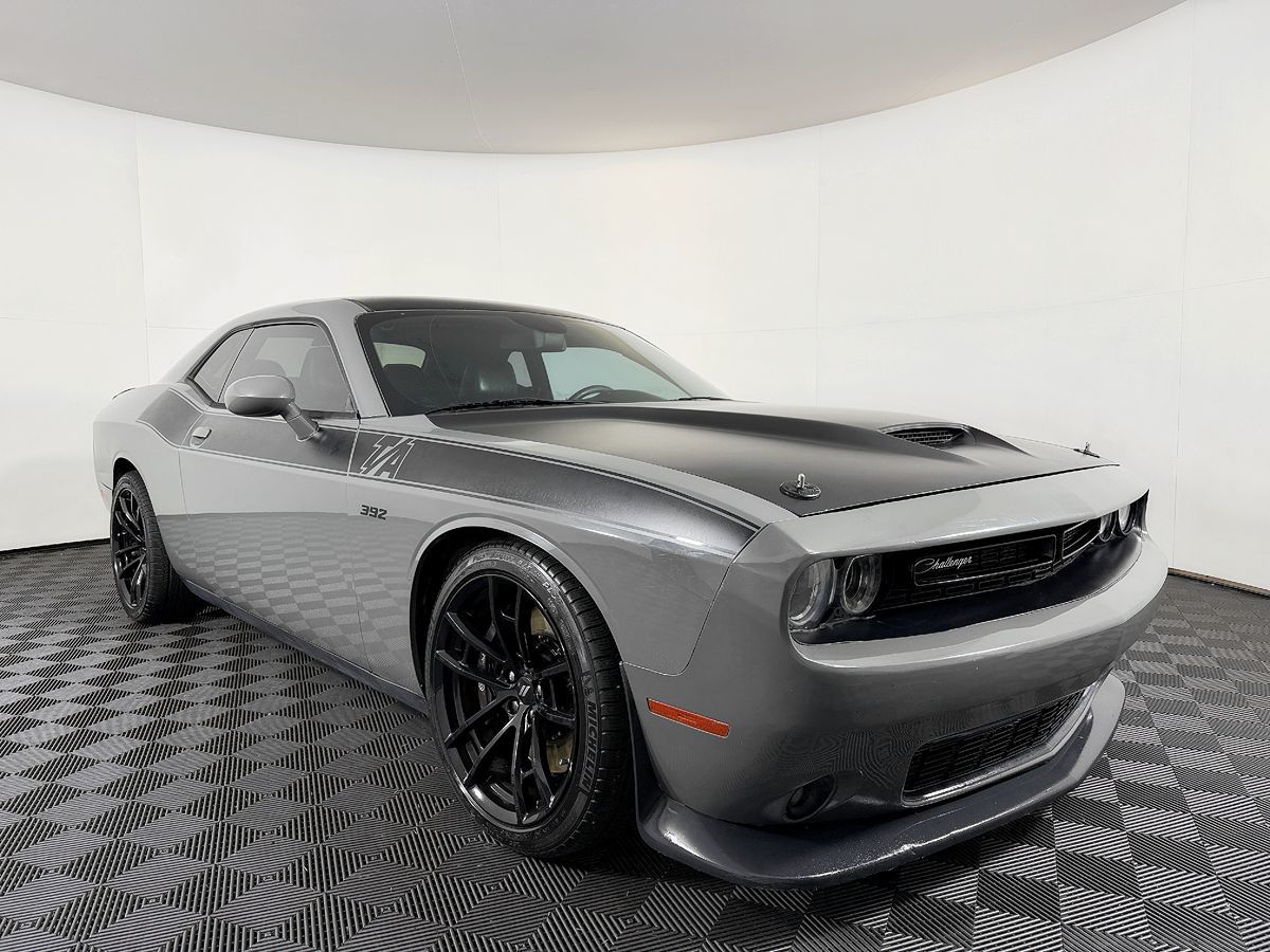 Dodge Challenger photo 7