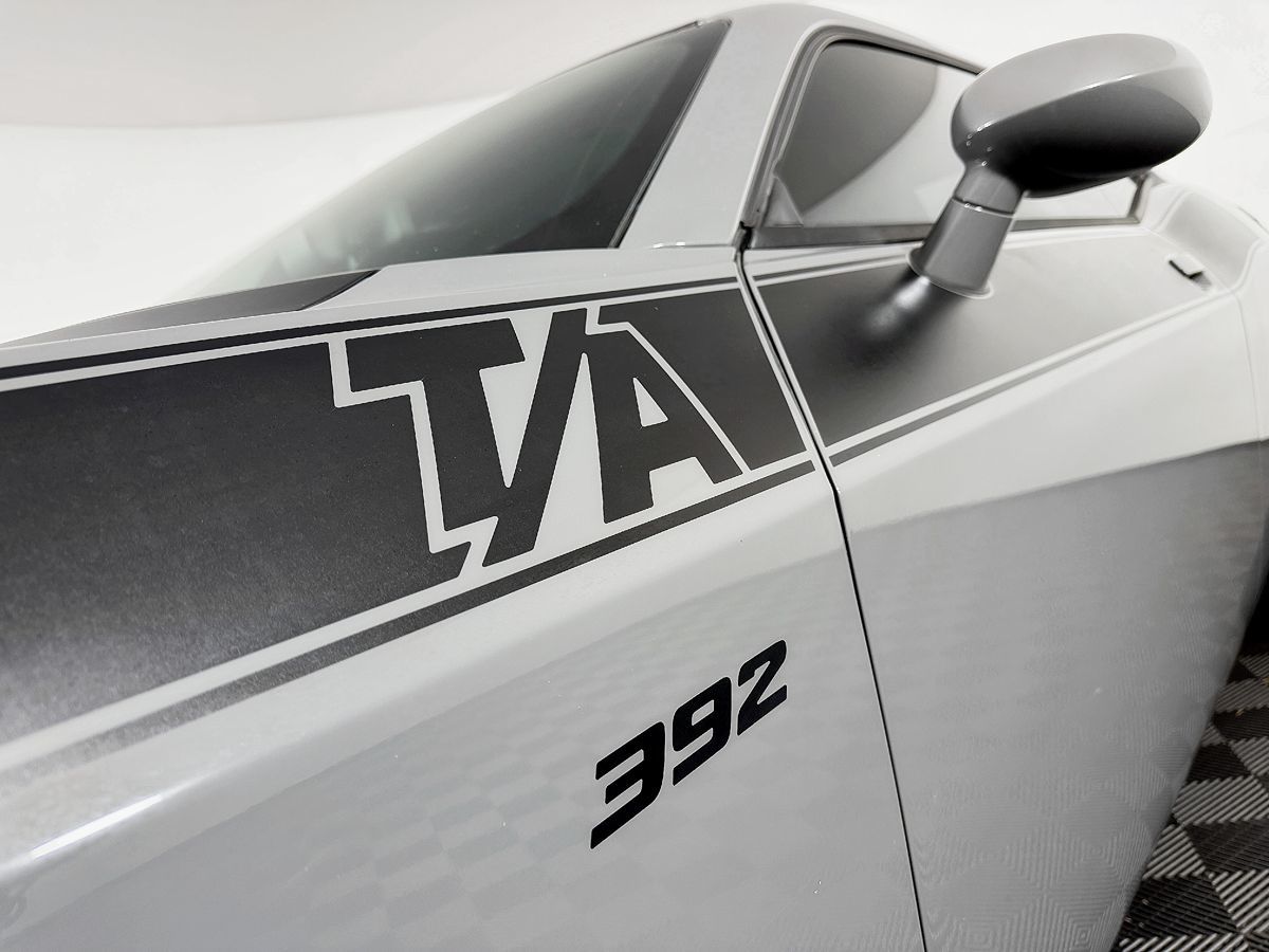 Dodge Challenger photo 21