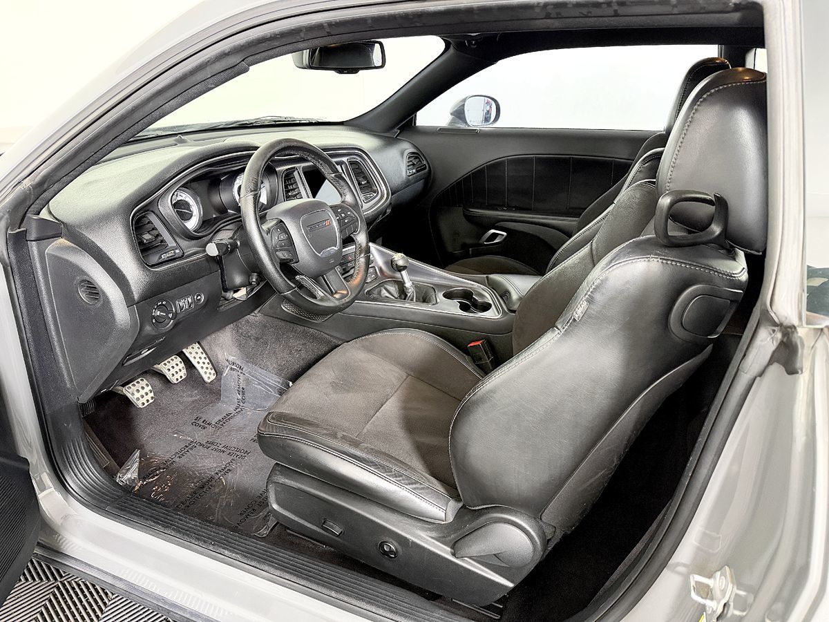 Dodge Challenger photo 23