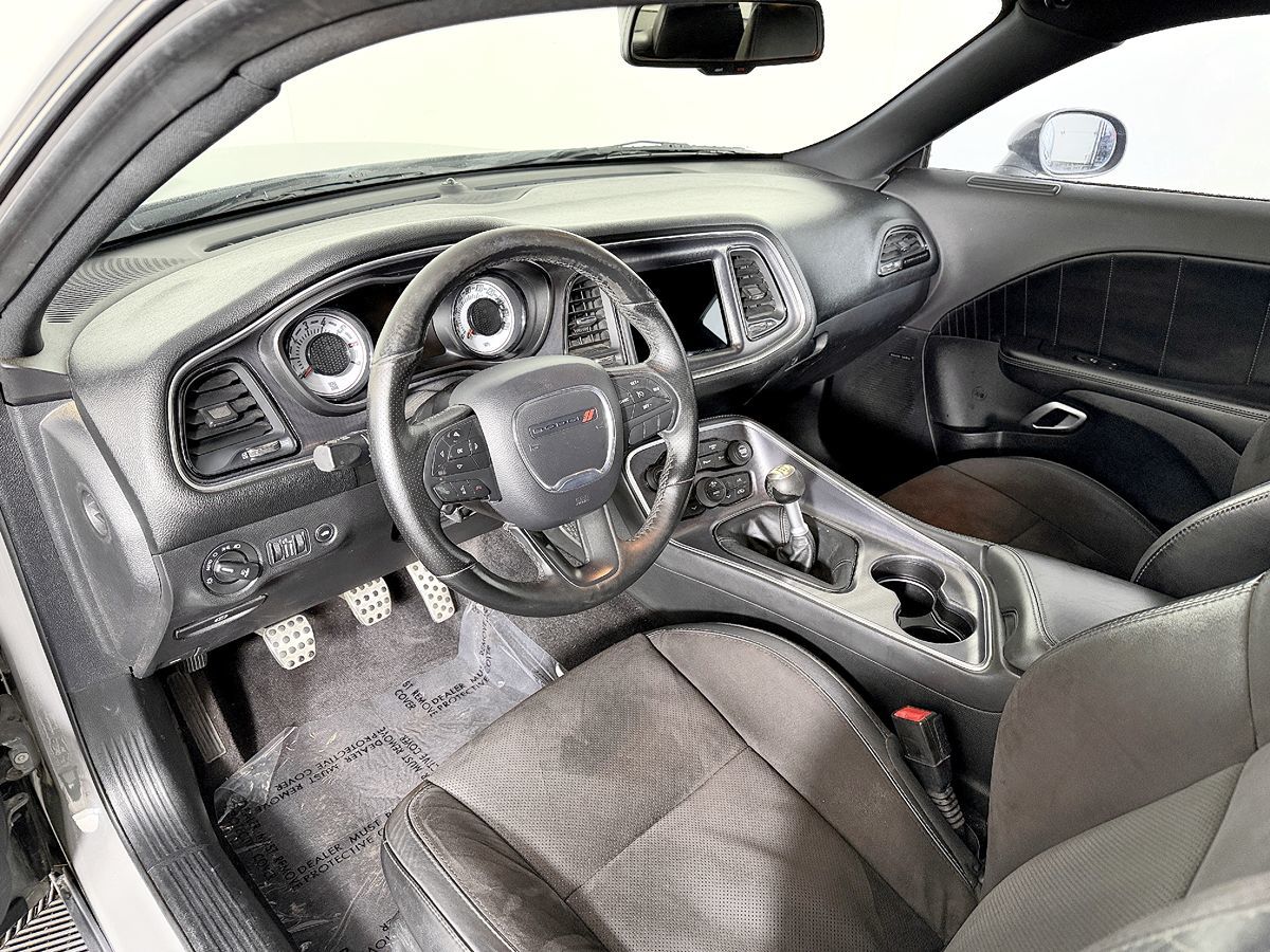Dodge Challenger photo 24