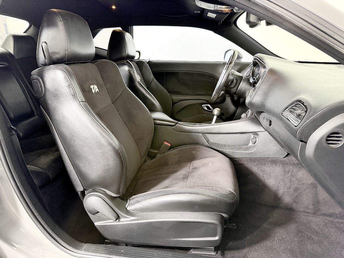 Dodge Challenger photo 35