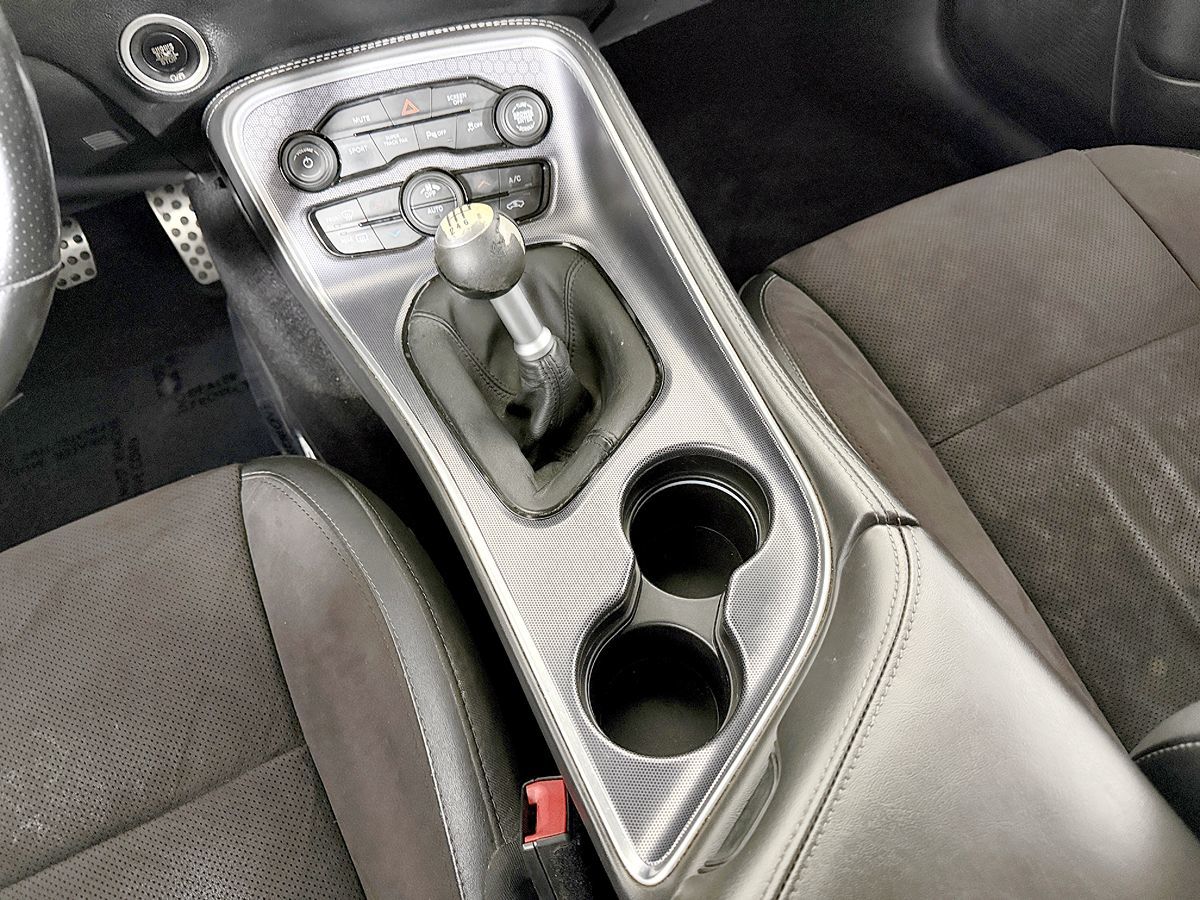 Dodge Challenger photo 44