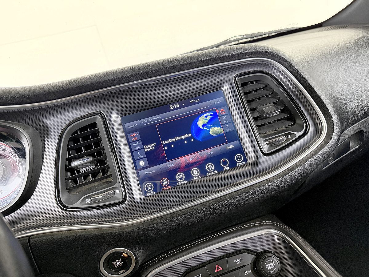 Dodge Challenger photo 45