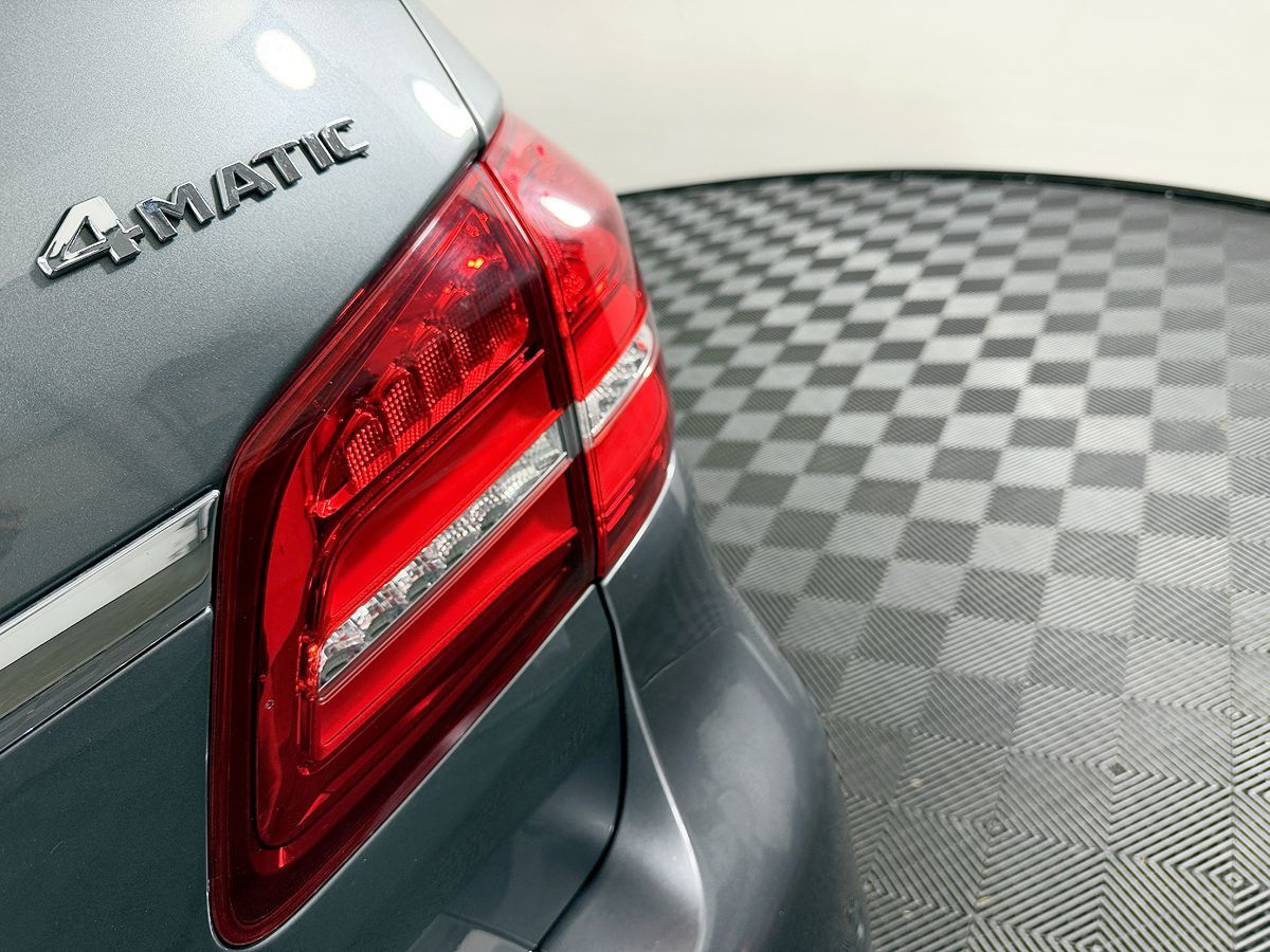 Mercedes-Benz GLS photo 11