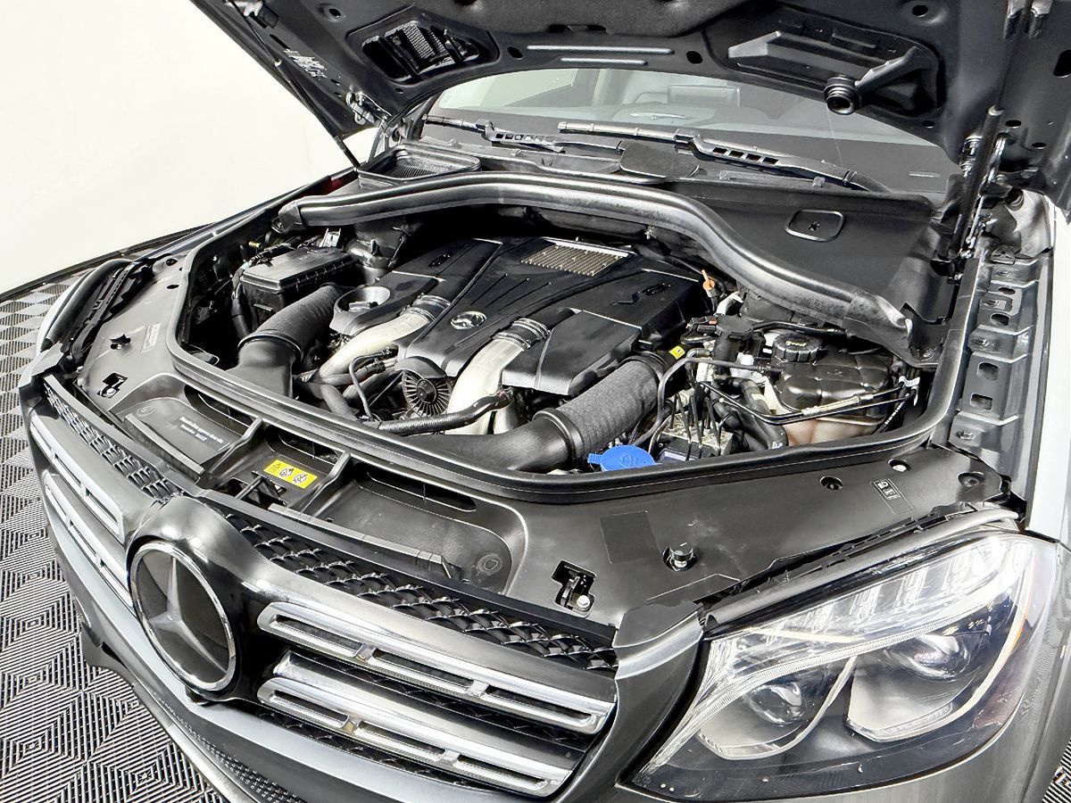Mercedes-Benz GLS photo 22