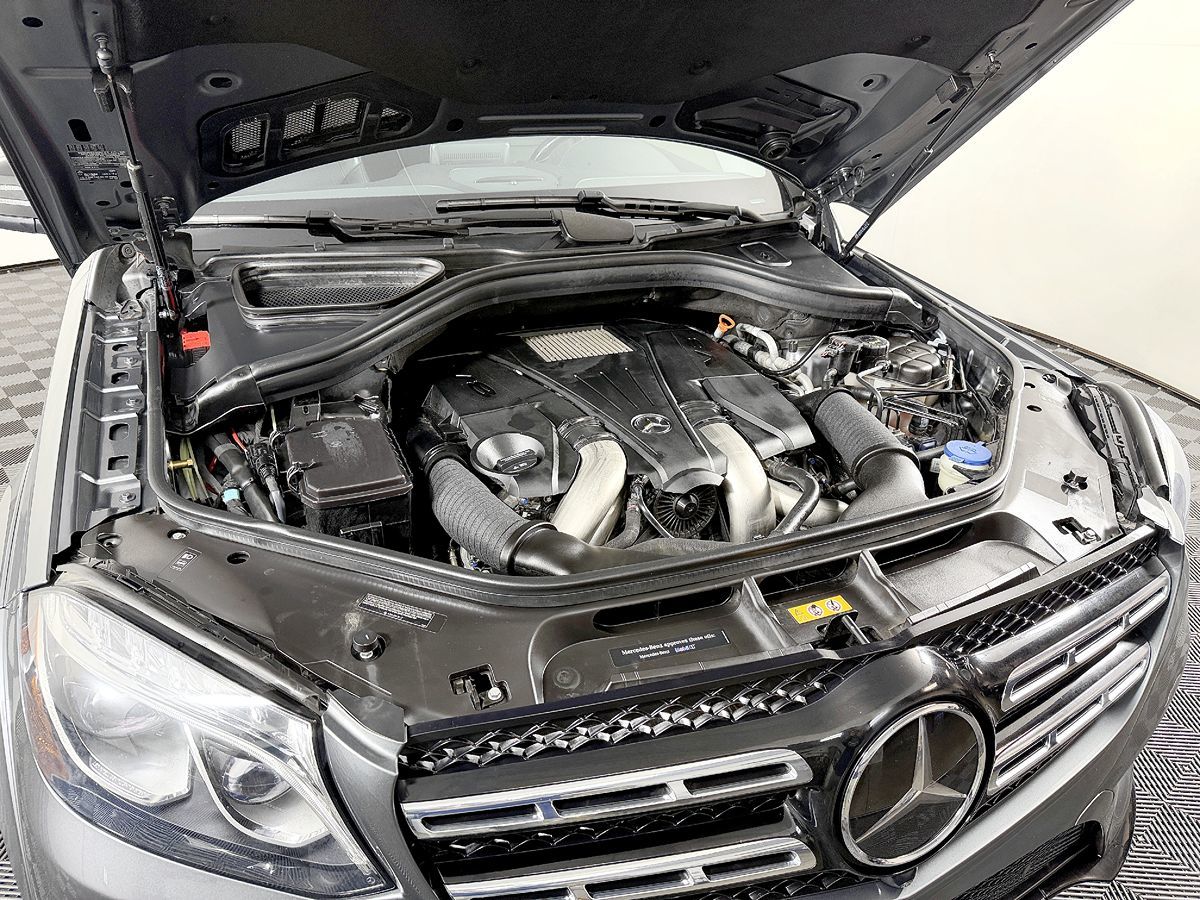 Mercedes-Benz GLS photo 25