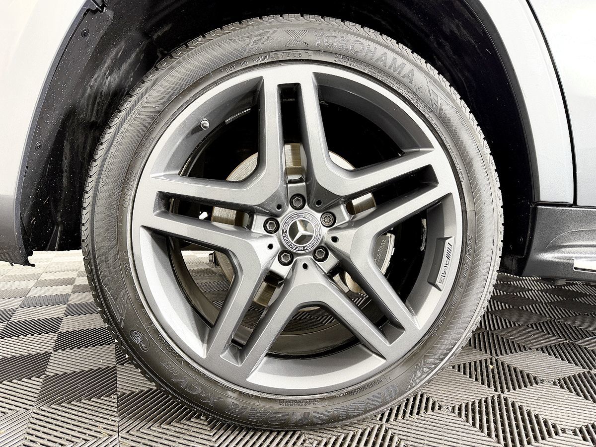 Mercedes-Benz GLS photo 28