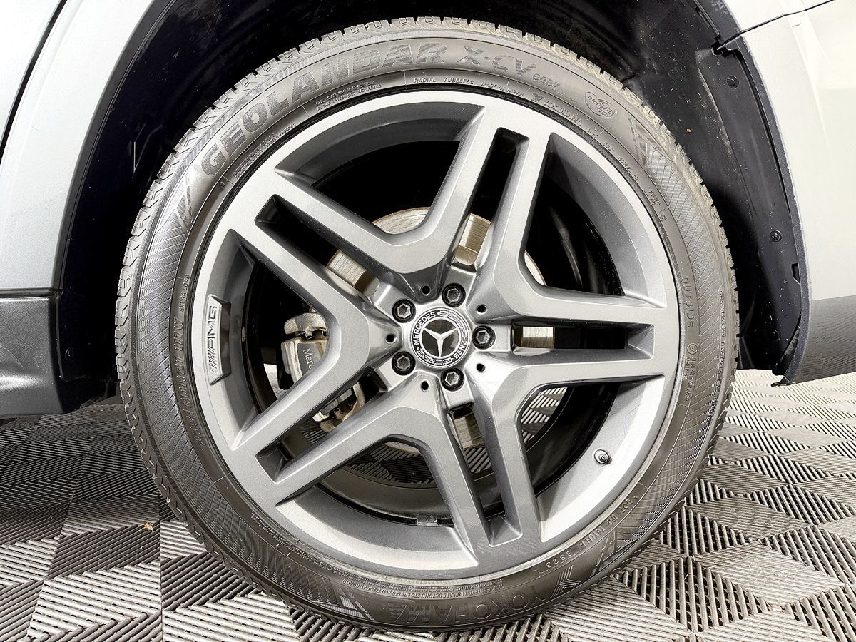 Mercedes-Benz GLS photo 29