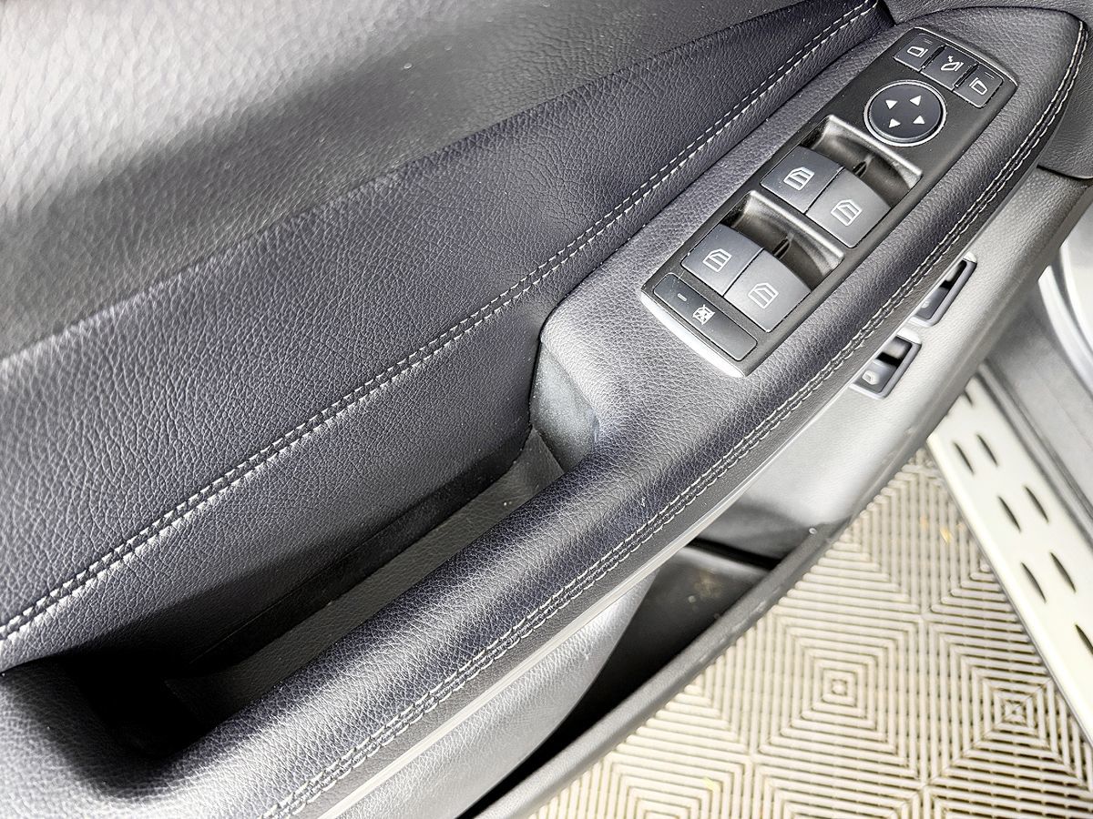 Mercedes-Benz GLS photo 33