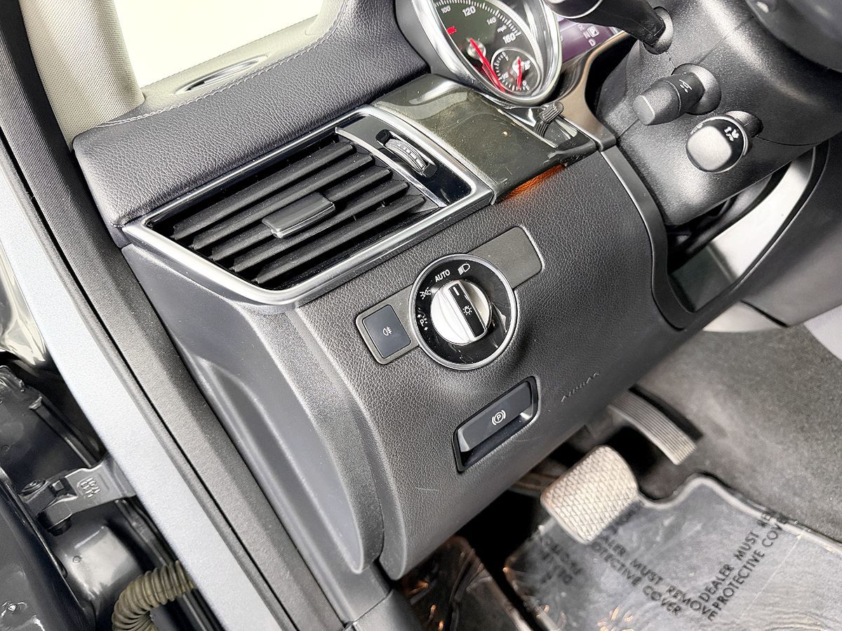 Mercedes-Benz GLS photo 36