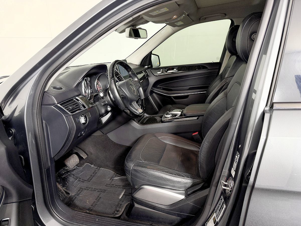 Mercedes-Benz GLS photo 37