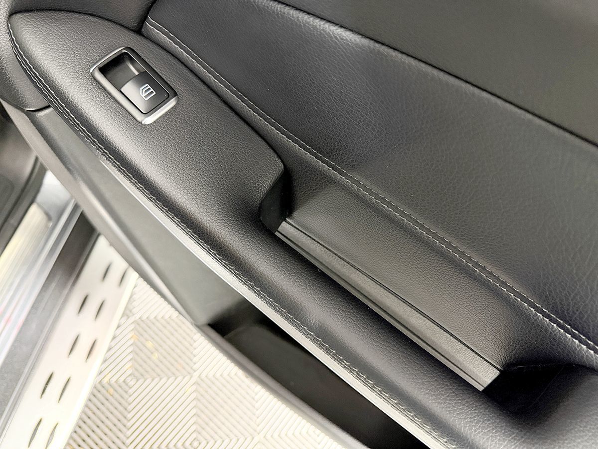 Mercedes-Benz GLS photo 47