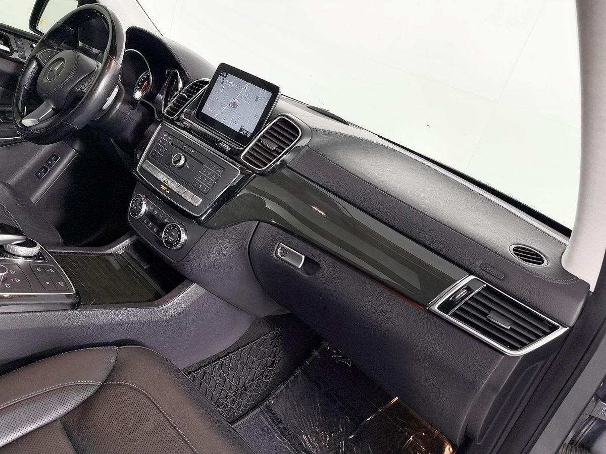 Mercedes-Benz GLS photo 53