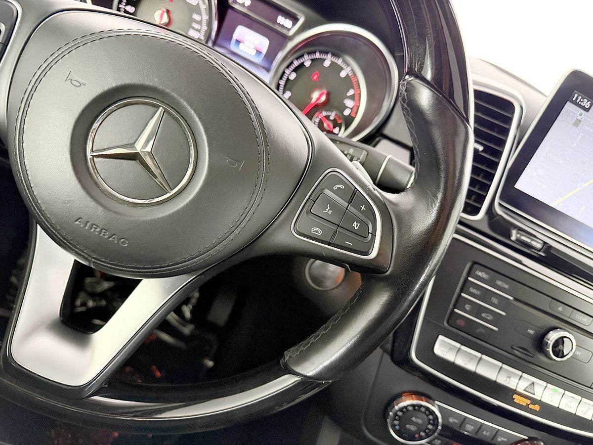 Mercedes-Benz GLS photo 61