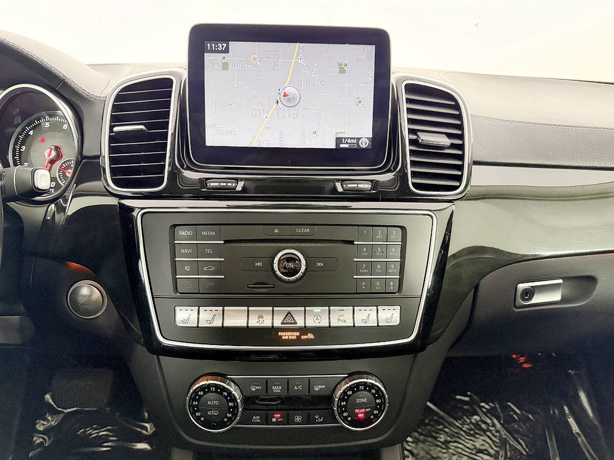 Mercedes-Benz GLS photo 64