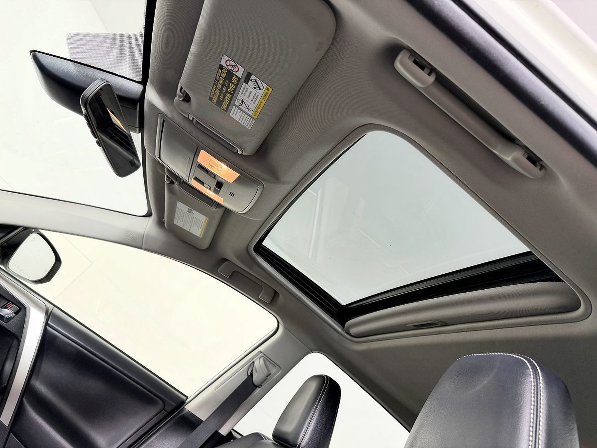 Toyota RAV4 photo 29