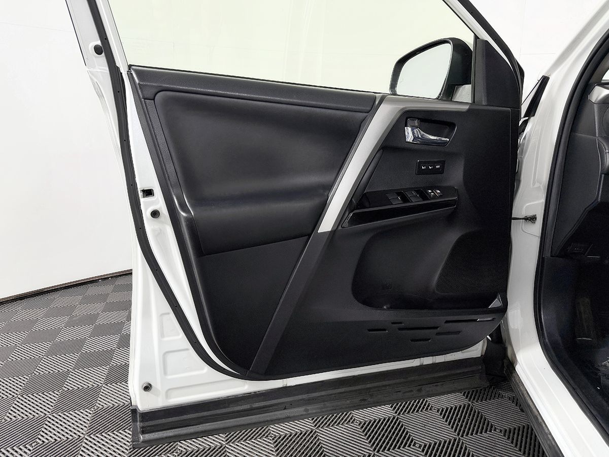 Toyota RAV4 photo 30