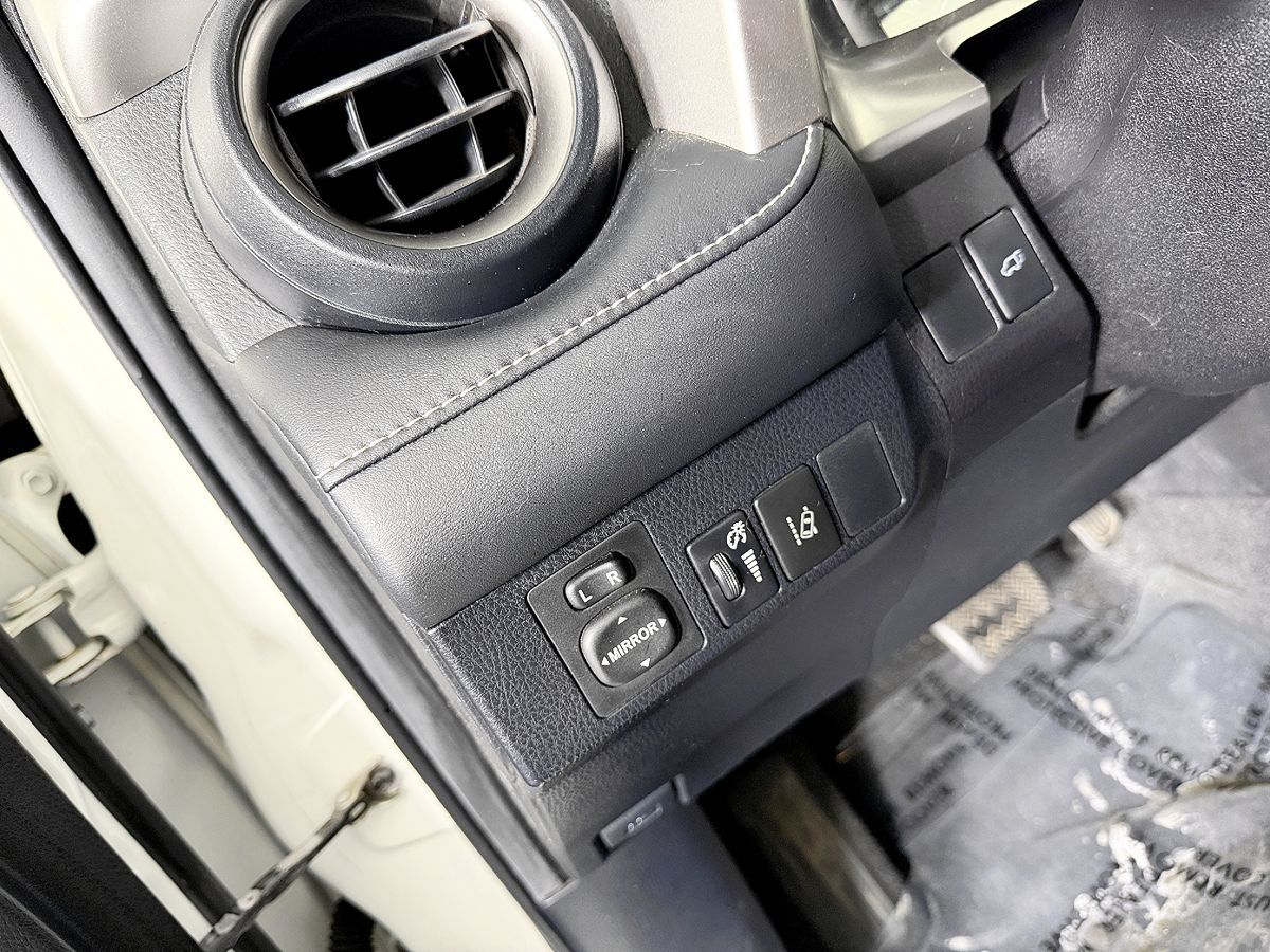 Toyota RAV4 photo 32