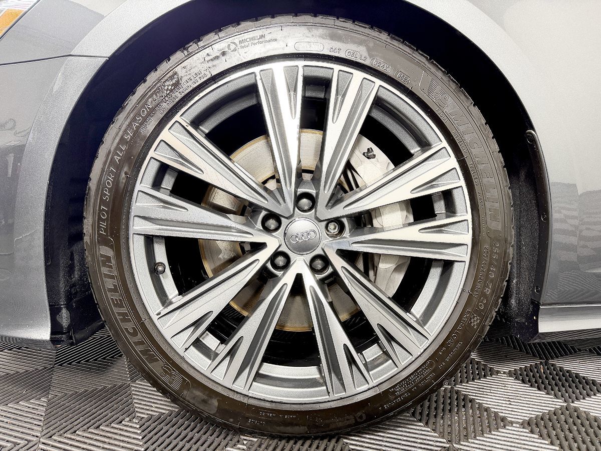 Audi A6 photo 23