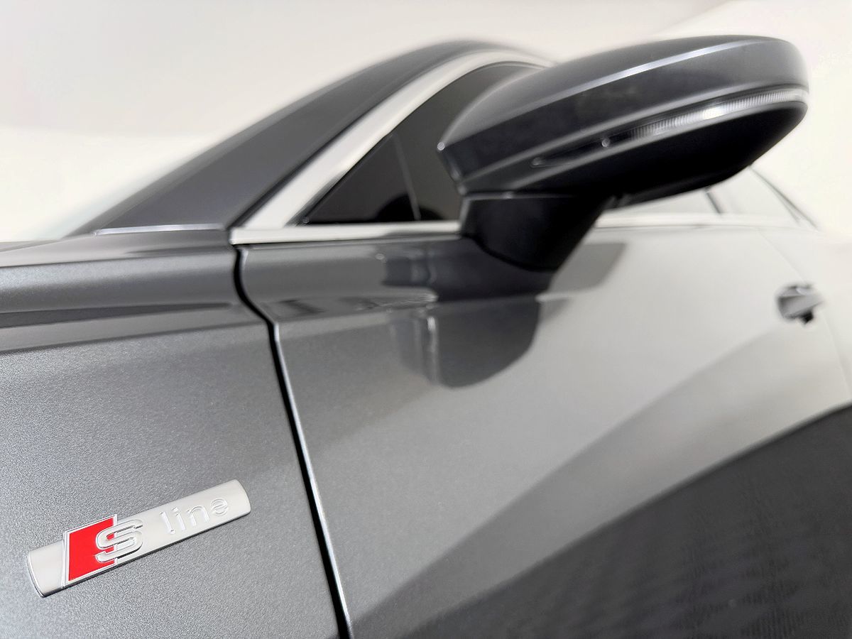 Audi A6 photo 24