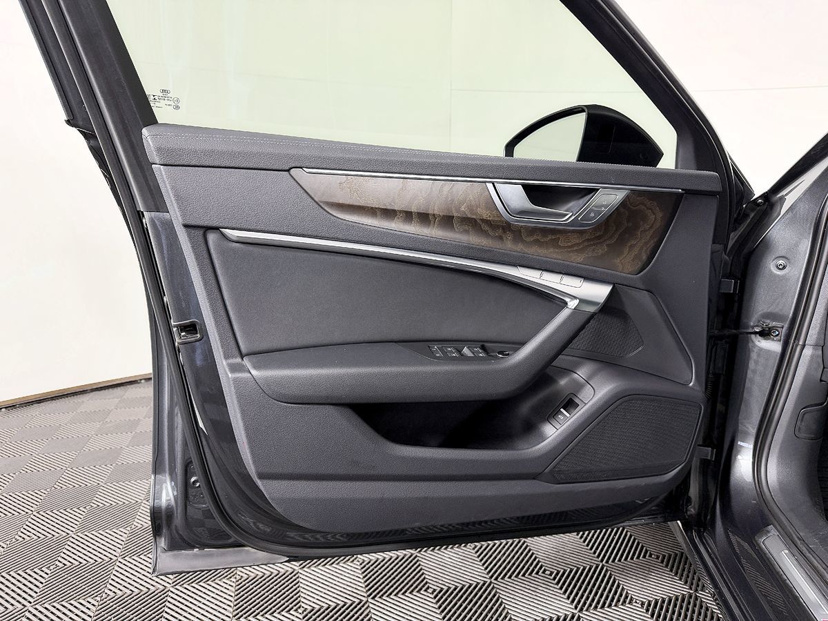Audi A6 photo 29