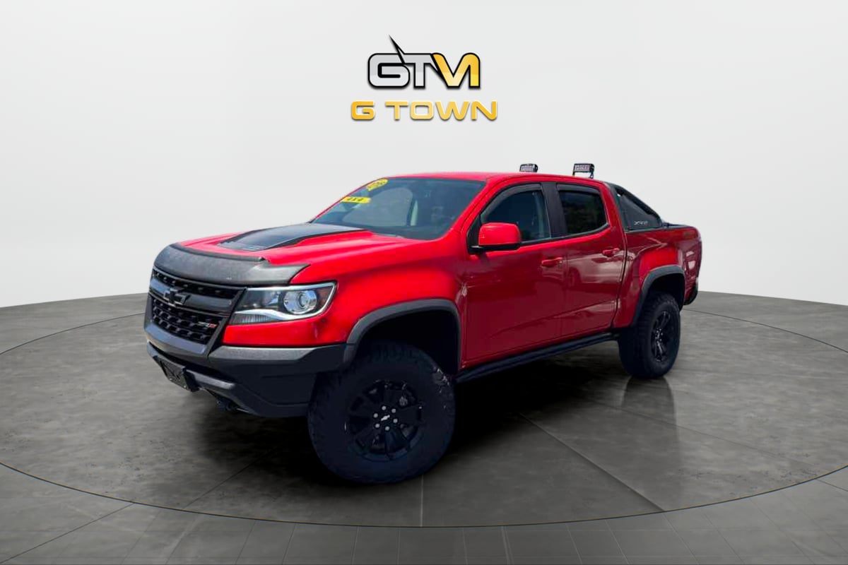 Photo 2 of this Chevrolet Colorado