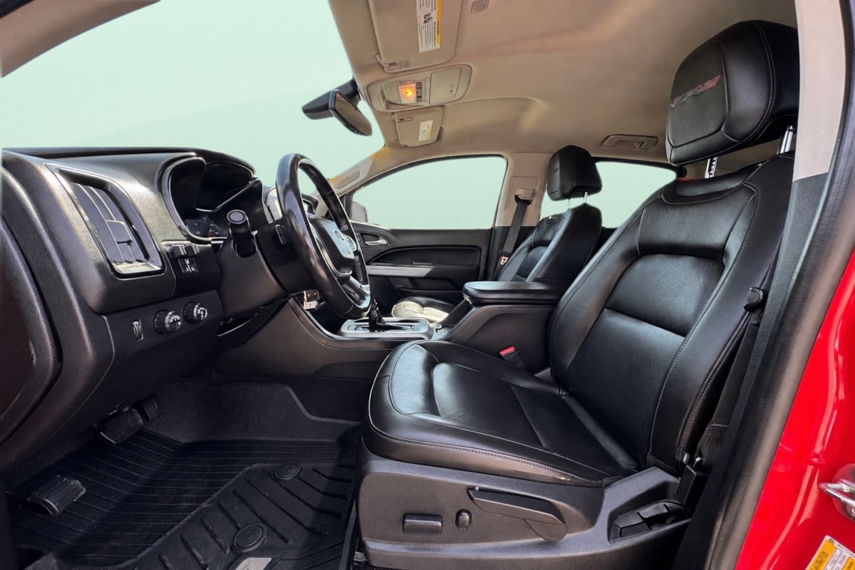 Photo 11 of this Chevrolet Colorado