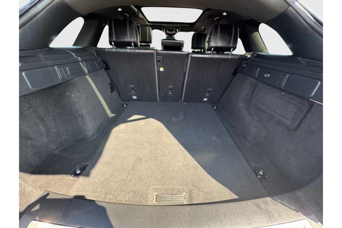 2018 Land Rover Range Rover Velar SE - Photo 30