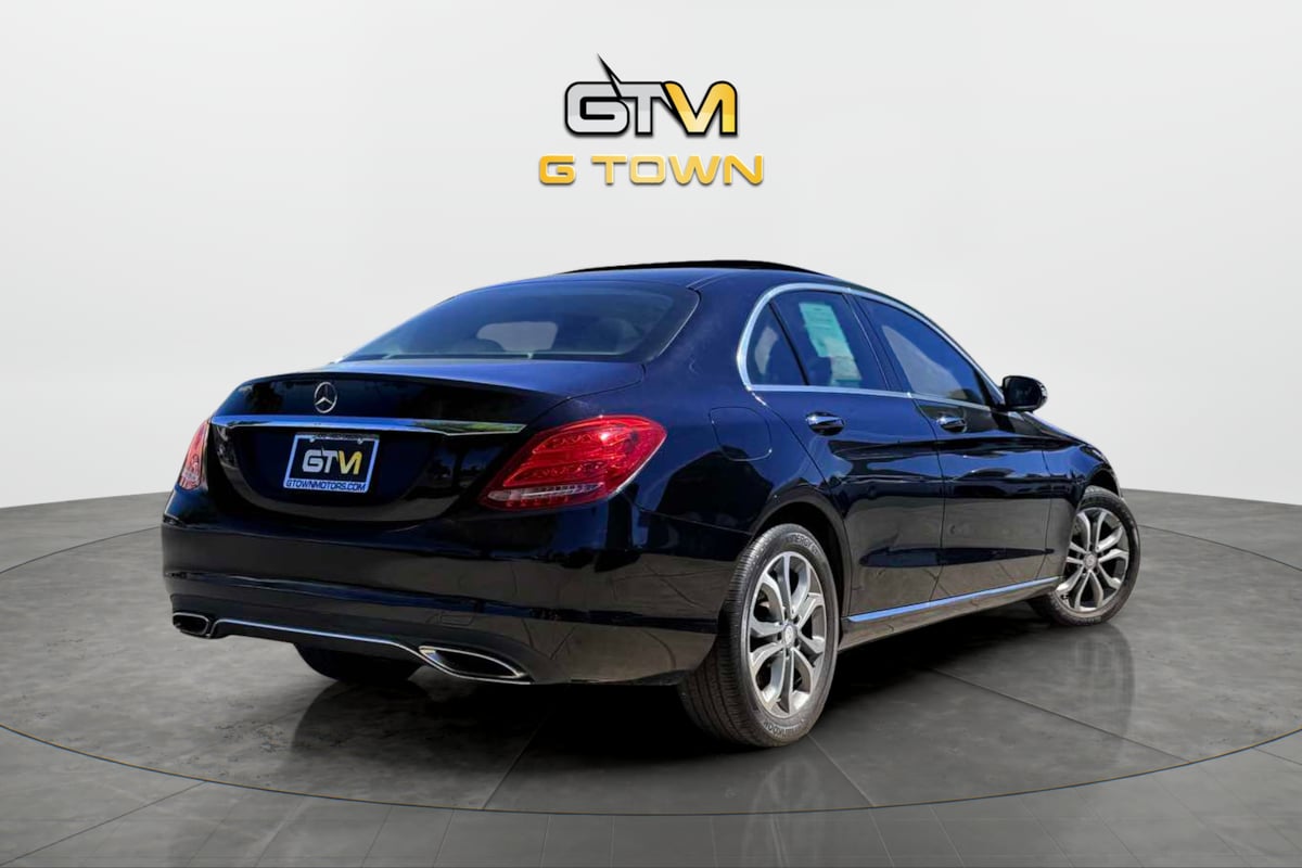 Photo 7 of this Mercedes-Benz C 300