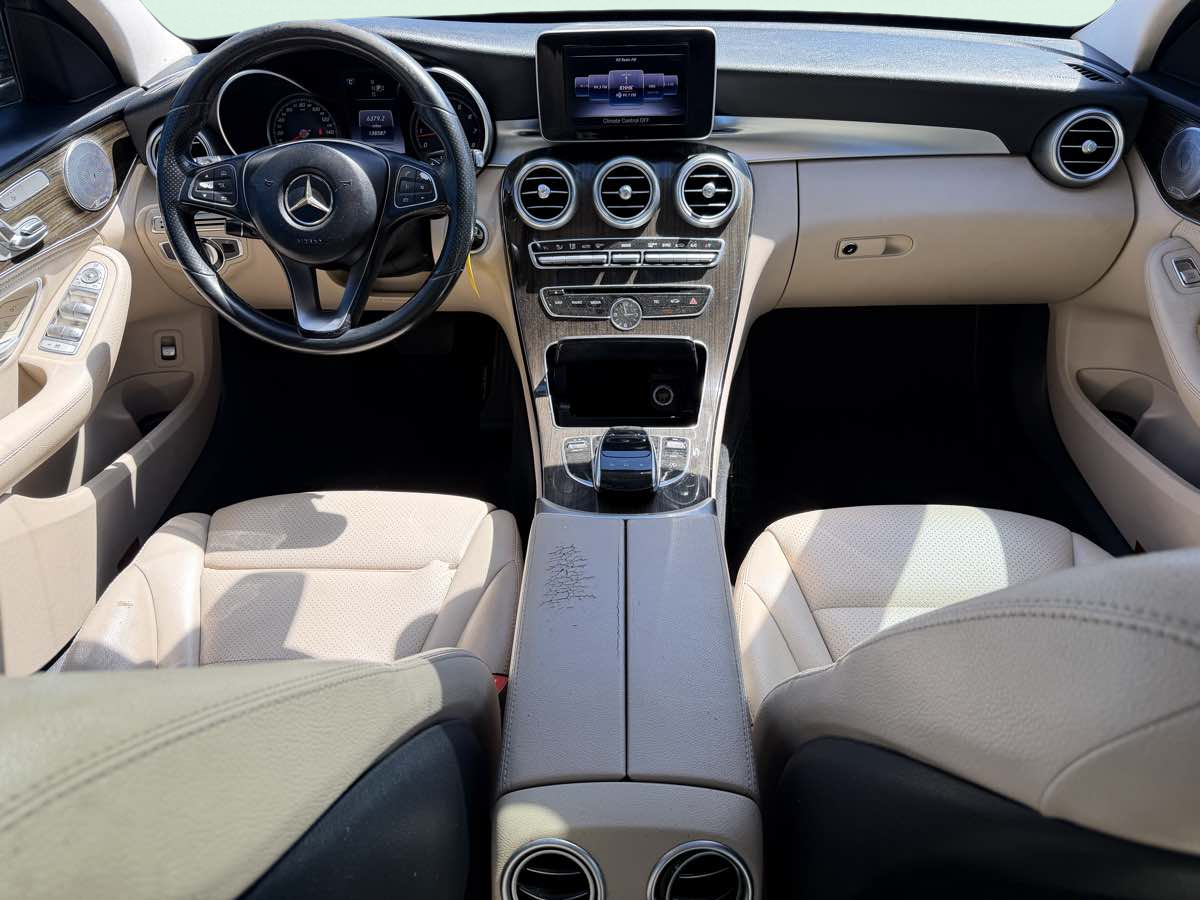 Photo 28 of this Mercedes-Benz C 300